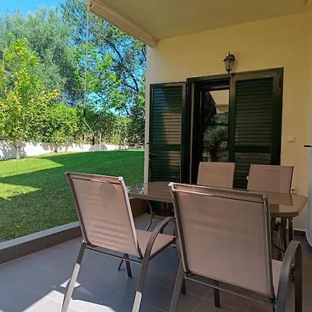 Classy Louvis House Tatil Evi *
